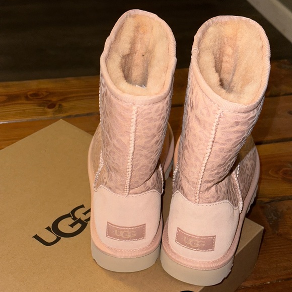 UGG Classic Snow Leopard Boots - Picture 7 of 9